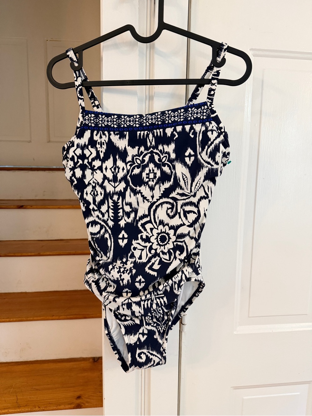 Miraclesuit Talavera Kara Size 8, Indigo and White stunning design - Picture 2 of 4
